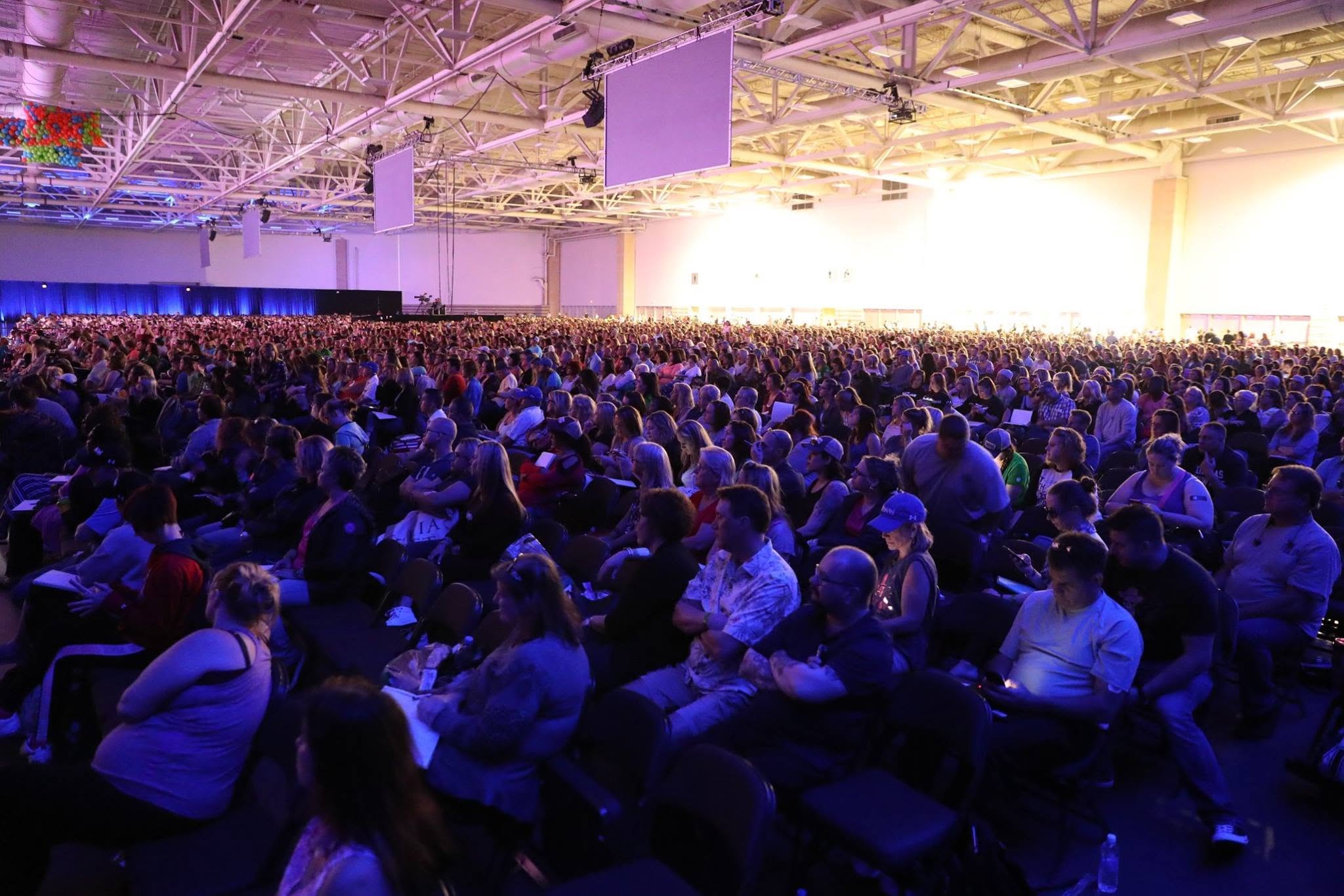 A full convention hall at a keynote